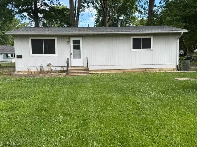 823 Stanford Avenue, Elyria, OH 44035 - #3