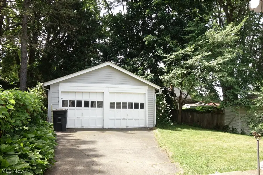 34 E Rosewood Avenue, Akron, OH 44301 - #3