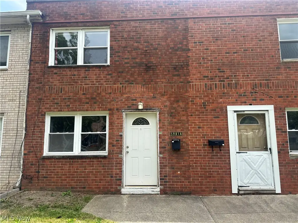 5981 Glenway Drive, Brook Park, OH 44142 - #1