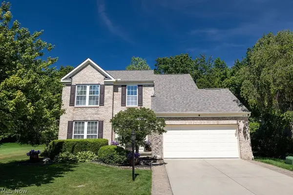 679 Jockeys Circle, Avon Lake, OH 44012