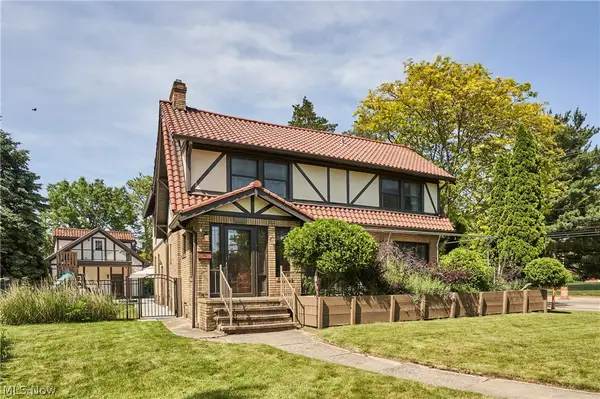 17004 Greenwood Avenue, Cleveland, OH 44111
