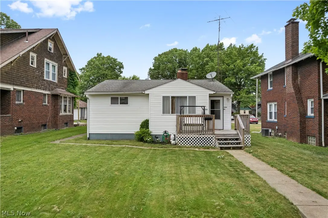 434 E College Street, Alliance, OH 44601 - #1