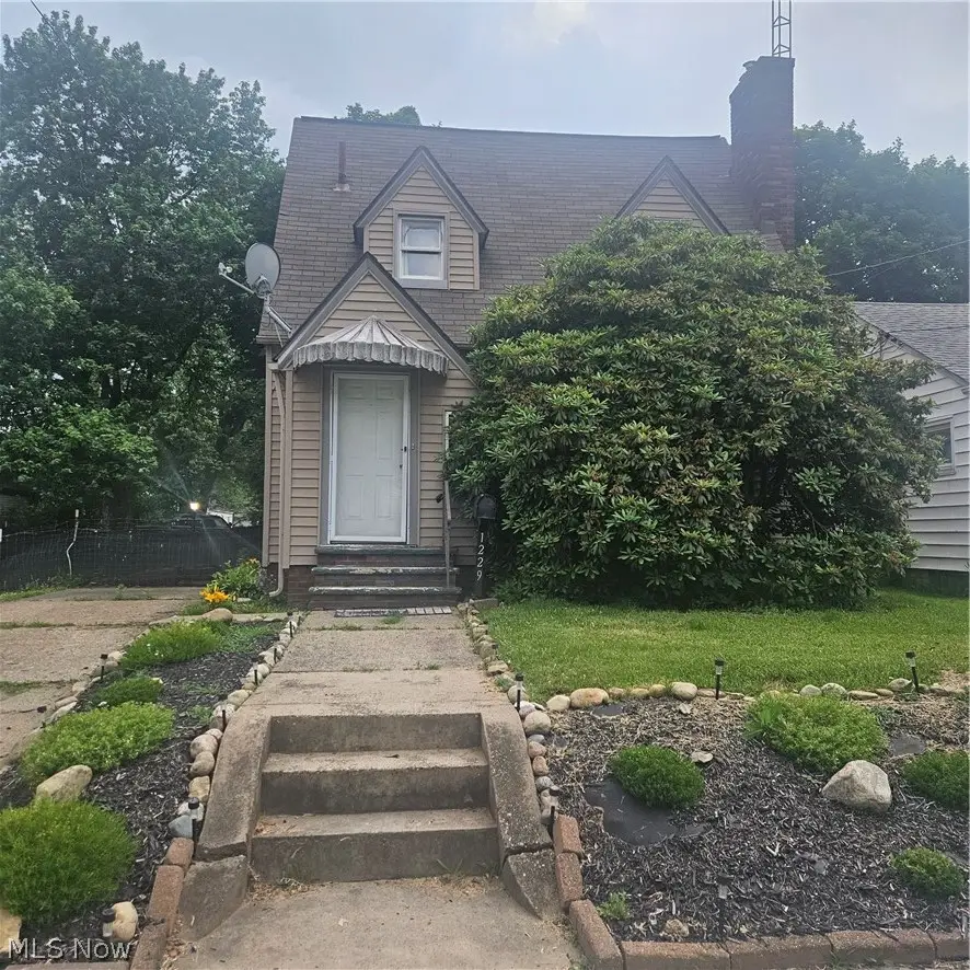 1229 Bellflower Sw Avenue, Canton, OH 44710 - #1