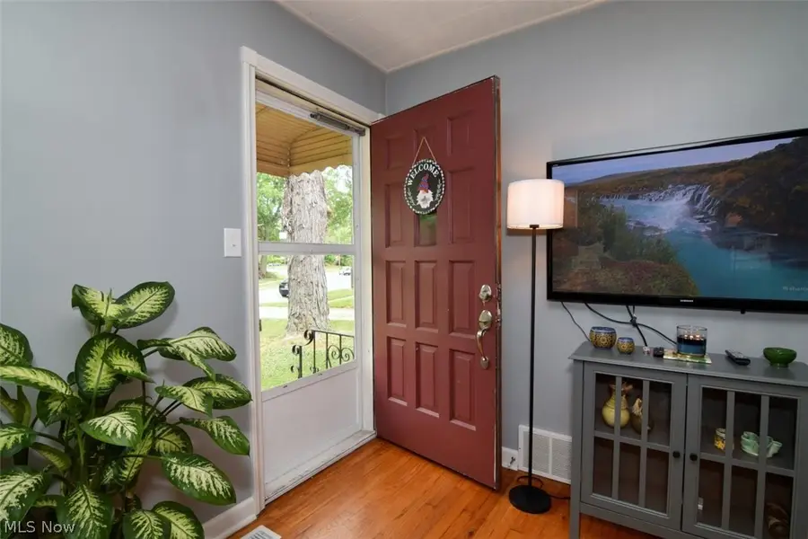 711 E 256th Street, Euclid, OH 44132 - #3
