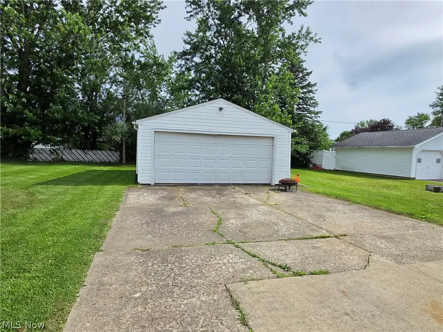 3205 Starlite Nw Drive, Warren, OH 44485 - #3