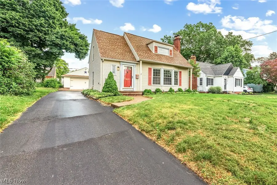2015 32nd Nw Street, Canton, OH 44709 - #2