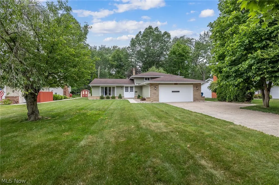 4668 Azalea Lane, North Olmsted, OH 44070 - #2