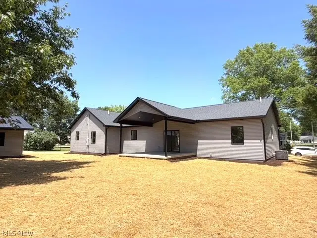 136 S Chestnut Street, Gnadenhutten, OH 44629 - #3