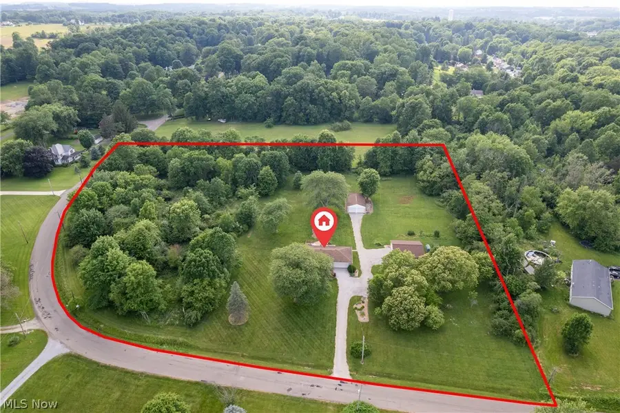 1461 Deermont Sw Avenue, Massillon, OH 44647 - #2