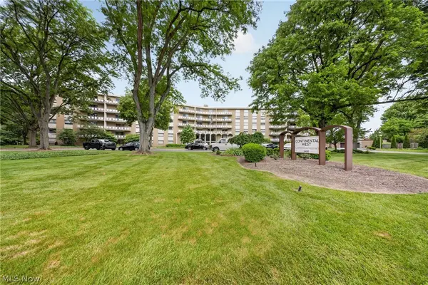 3400 Wooster Road #416, Rocky River, OH 44116
