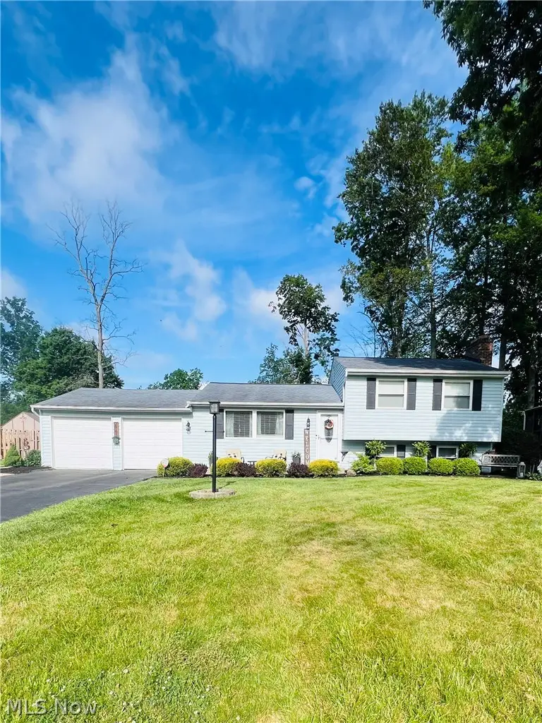 2941 Malibu Sw Drive, Warren, OH 44481 - #1