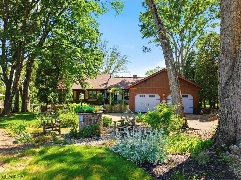 37 Apache Trail, Malvern, OH 44644 - #1