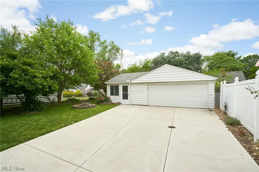 6876 Greenleaf Avenue, Parma Heights, OH 44130 - #2