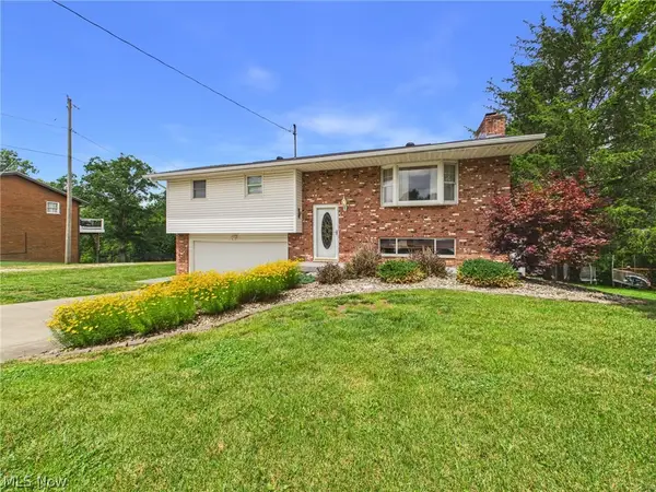 279 E Lubeck Hills Drive, Washington, WV 26181