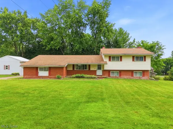 6315 Redbird Terrace, New Franklin, OH 44216