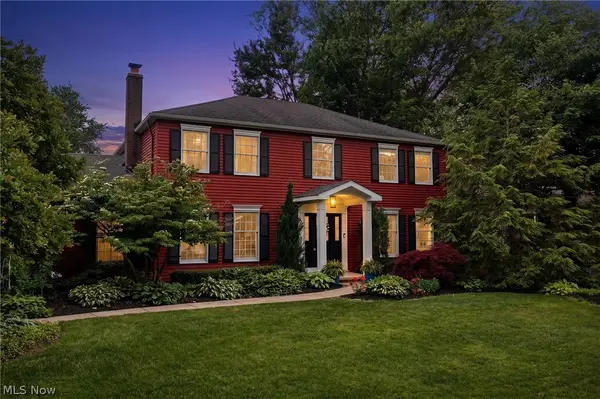 31477 Roberta Drive, Bay Village, OH 44140