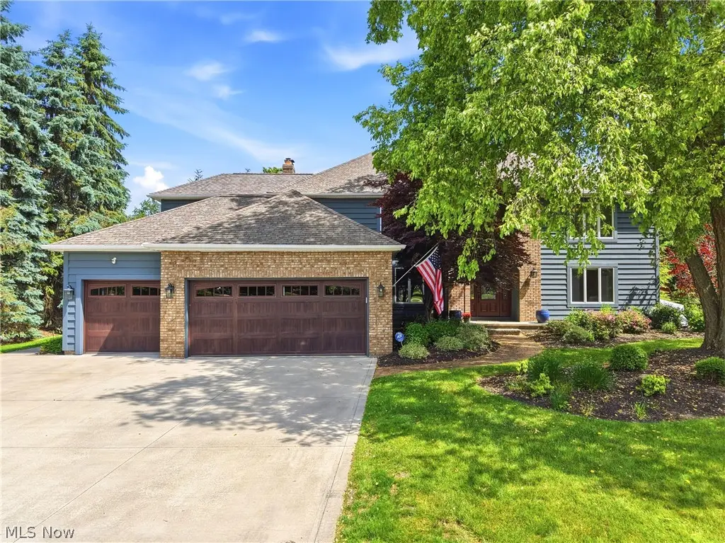 5743 Williamsburg Drive, Highland Heights, OH 44143 - #1