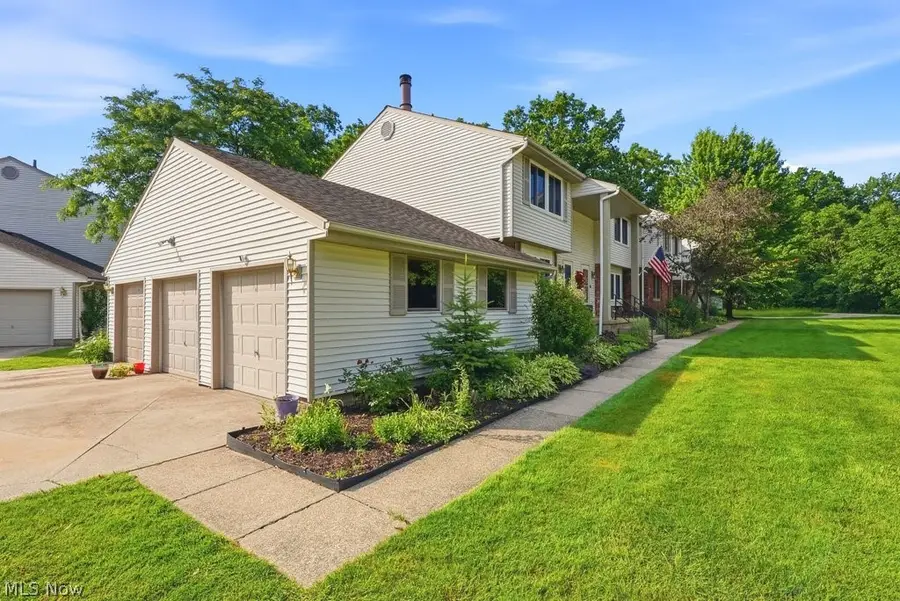 10125 Driftwood Cove #E, Aurora, OH 44202 - #2