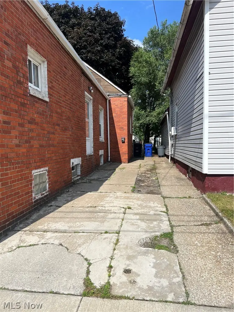 2107 Fulton Road, Cleveland, OH 44113 - #3