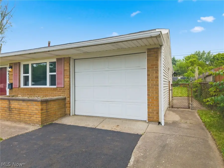 2457 Cathy Ne Drive, Canton, OH 44705 - #3