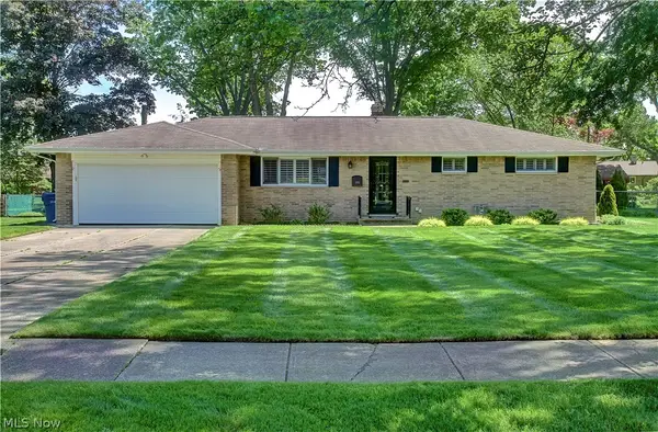 5265 Evergreen Drive, North Olmsted, OH 44070