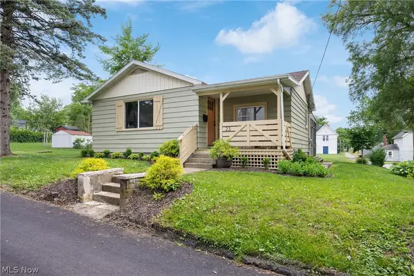 23 Curley Se Court, Massillon, OH 44646