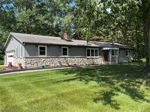 1961 Killian Road, Akron, OH 44312
