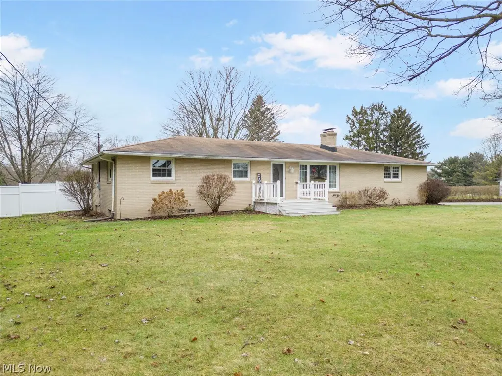 5147 Broadway Ne Avenue, Louisville, OH 44641 - #1