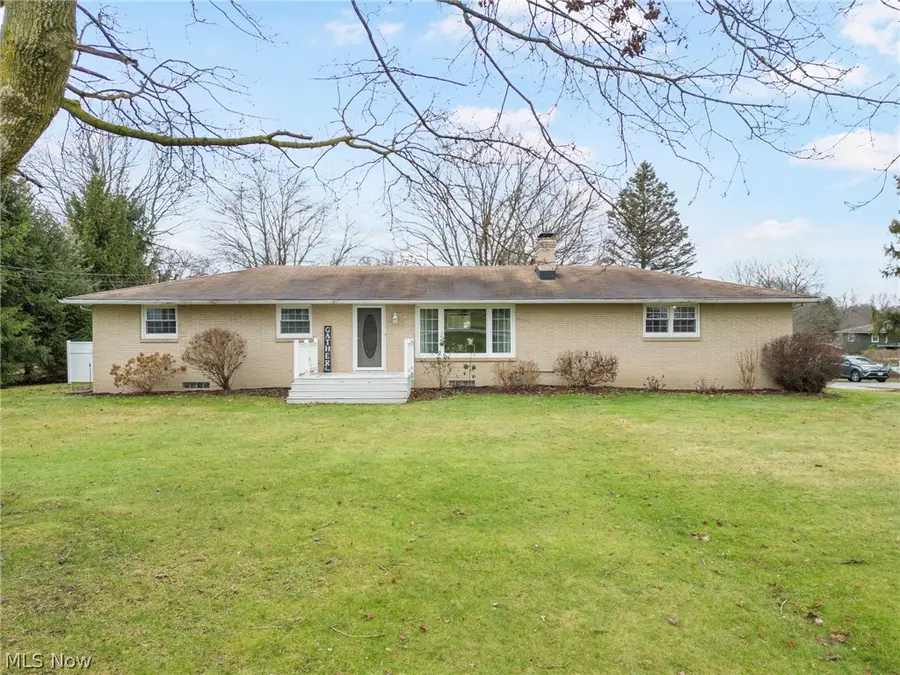 5147 Broadway Ne Avenue, Louisville, OH 44641 - #3