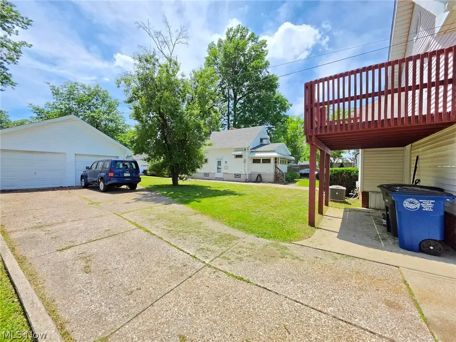 3909 Burger Avenue, Cleveland, OH 44109 - #3