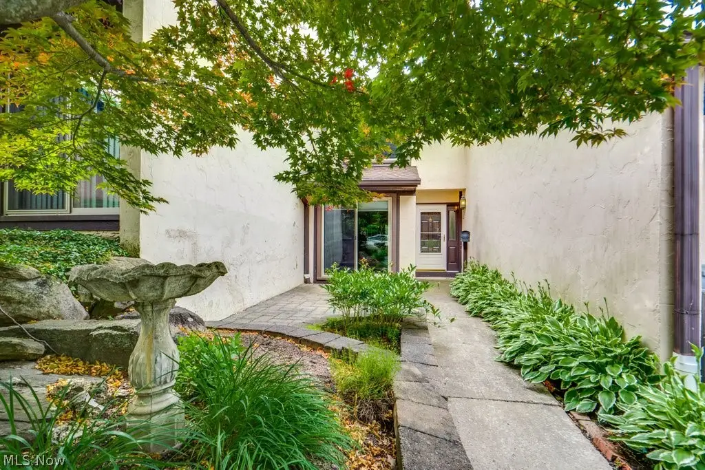 3388 S Smith Road, Fairlawn, OH 44333 - #1