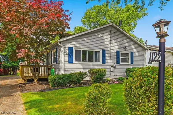 1122 Bel Air Nw Drive, North Canton, OH 44720
