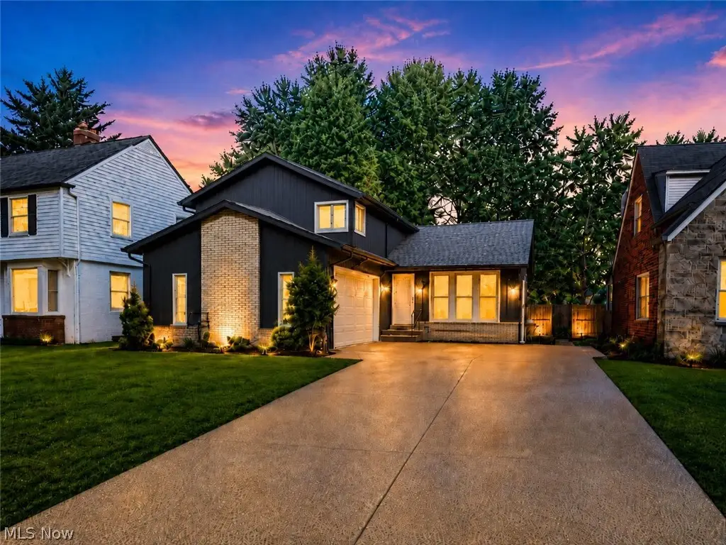 2307 S Belvoir Boulevard, University Heights, OH 44118 - #1