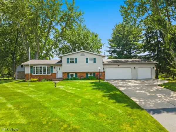 8540 Morrilton Nw Circle, North Canton, OH 44720