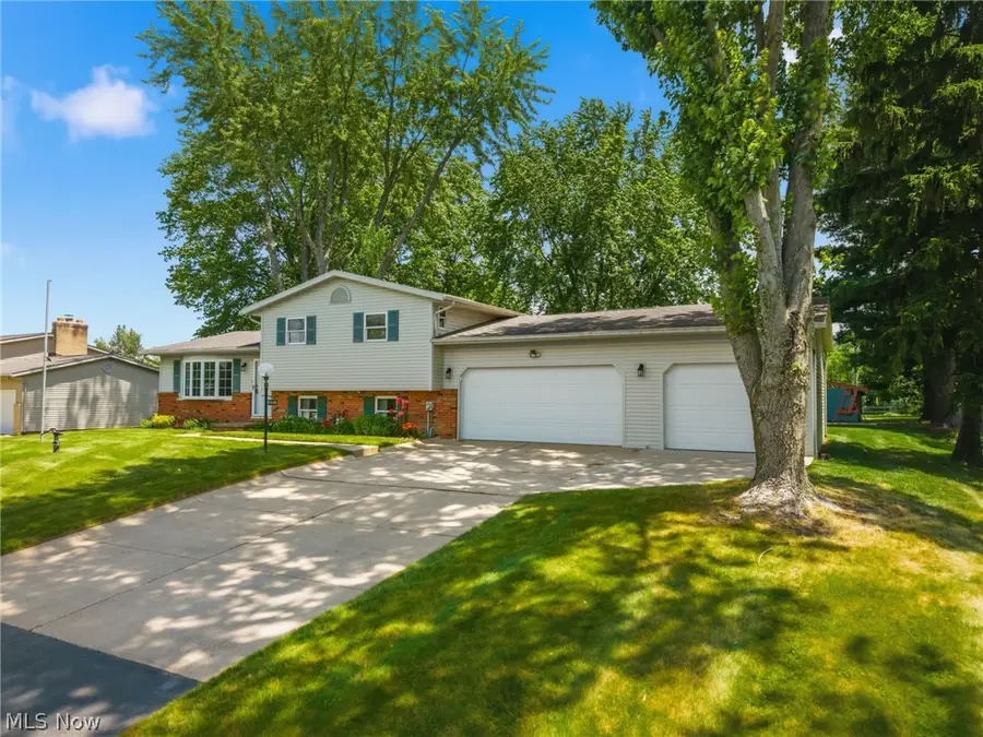 8540 Morrilton Nw Circle, North Canton, OH 44720 - #2