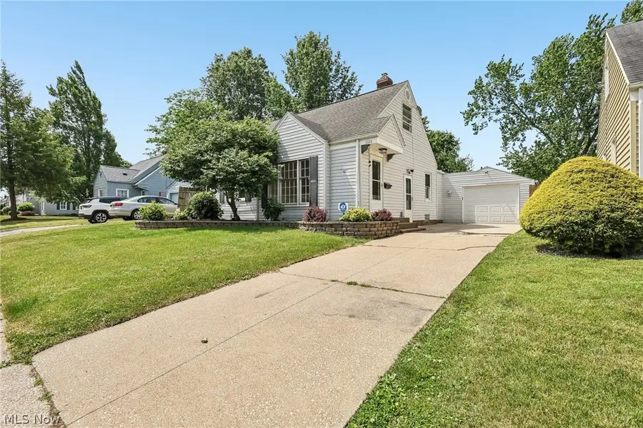 1666 Thornapple Avenue, Akron, OH 44301 - #2