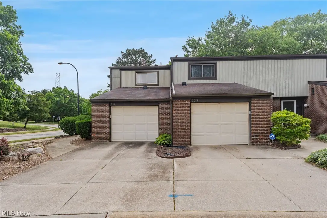 931 Trimble Drive, Akron, OH 44307 - #1