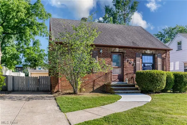 3101 Ralph Avenue, Brooklyn, OH 44109