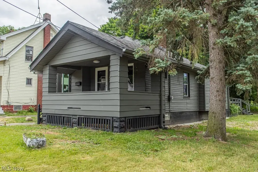 303 E Ravenwood Avenue, Youngstown, OH 44507 - #2