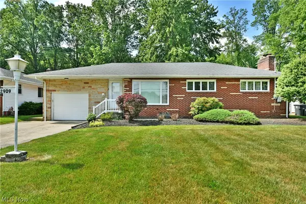 2909 Beal Nw Street, Warren, OH 44485