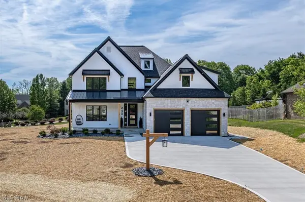 245 Somerset Drive, Hinckley, OH 44233