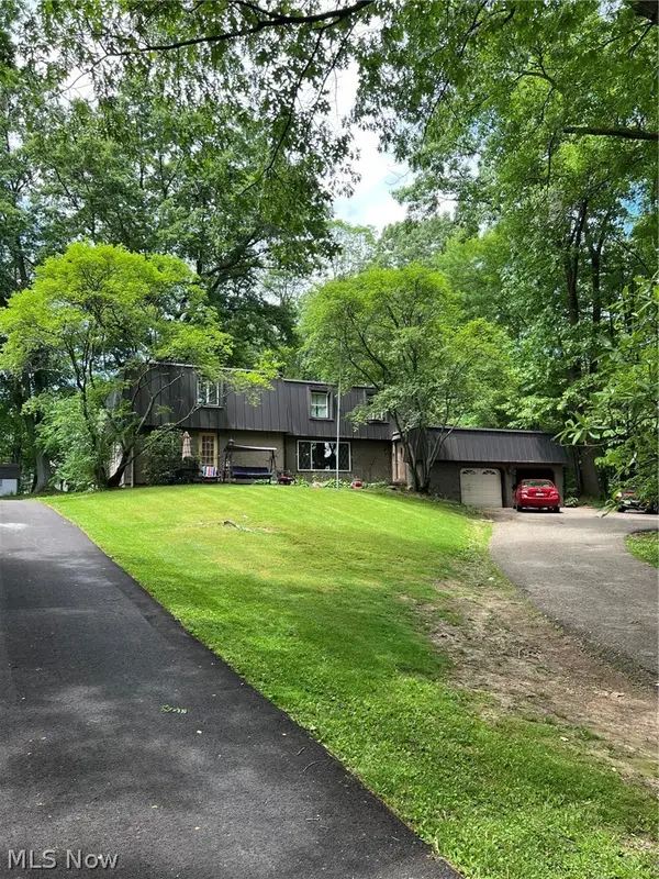1009 Genoa Nw Avenue, Massillon, OH 44646
