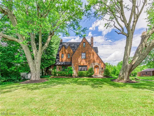 6209 Columbus Ne Road, Louisville, OH 44641
