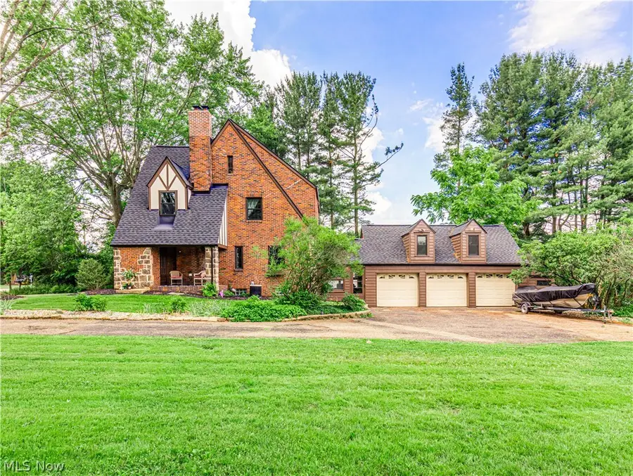 6209 Columbus Ne Road, Louisville, OH 44641 - #3