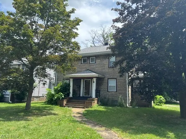405 Oak Knoll Se, Warren, OH 44483