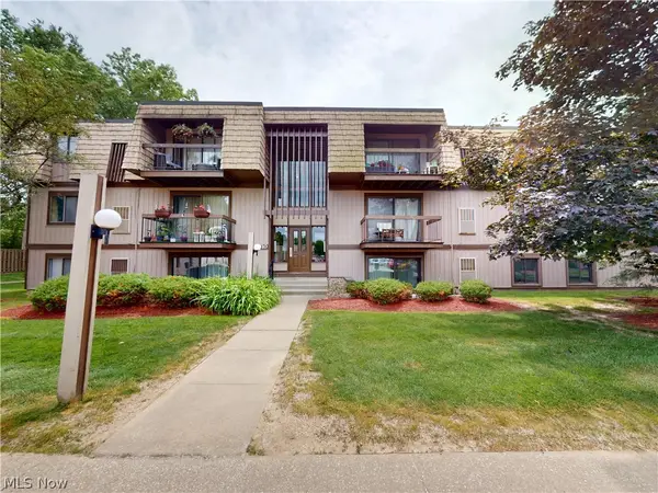 9510 Cove Drive #C 11, North Royalton, OH 44133