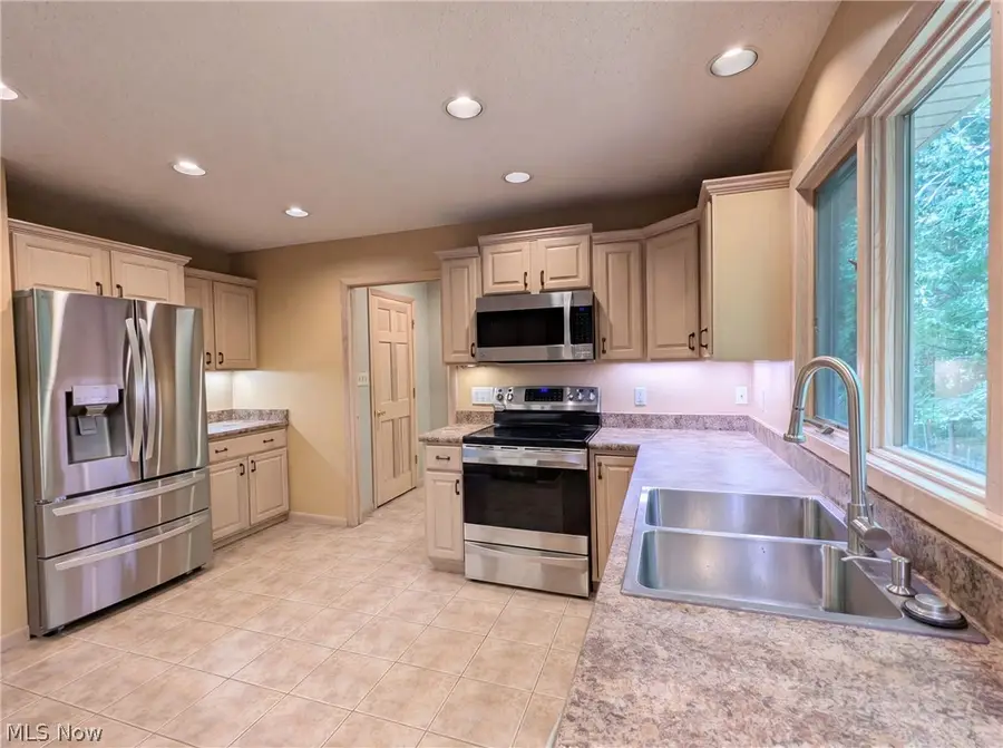 7550 James Drive, North Royalton, OH 44133 - #2