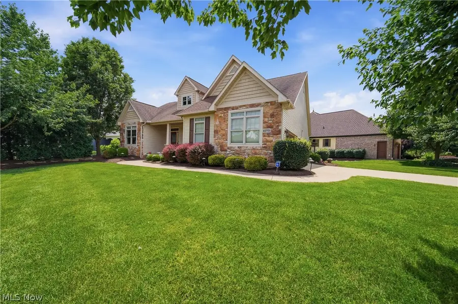 1070 Wedgefield Ne Court, North Canton, OH 44720 - #2