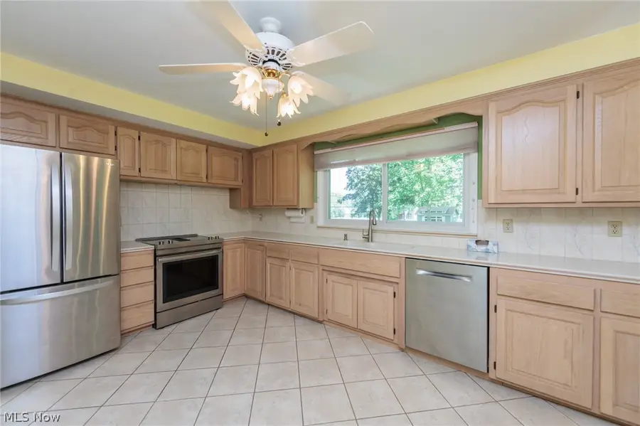 7601 Green Valley Drive, Parma, OH 44134 - #3