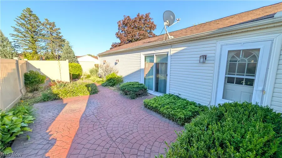 4842 Red Pine Way, North Ridgeville, OH 44039 - #2